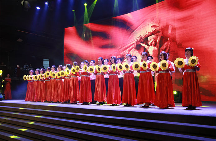 伟德体育 - 综合体育赛事平台|奥体中心相助同伴