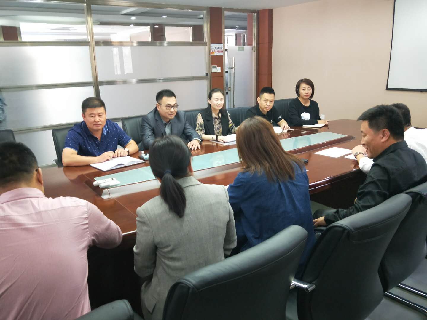 伟德体育 - 综合体育赛事平台|奥体中心相助同伴