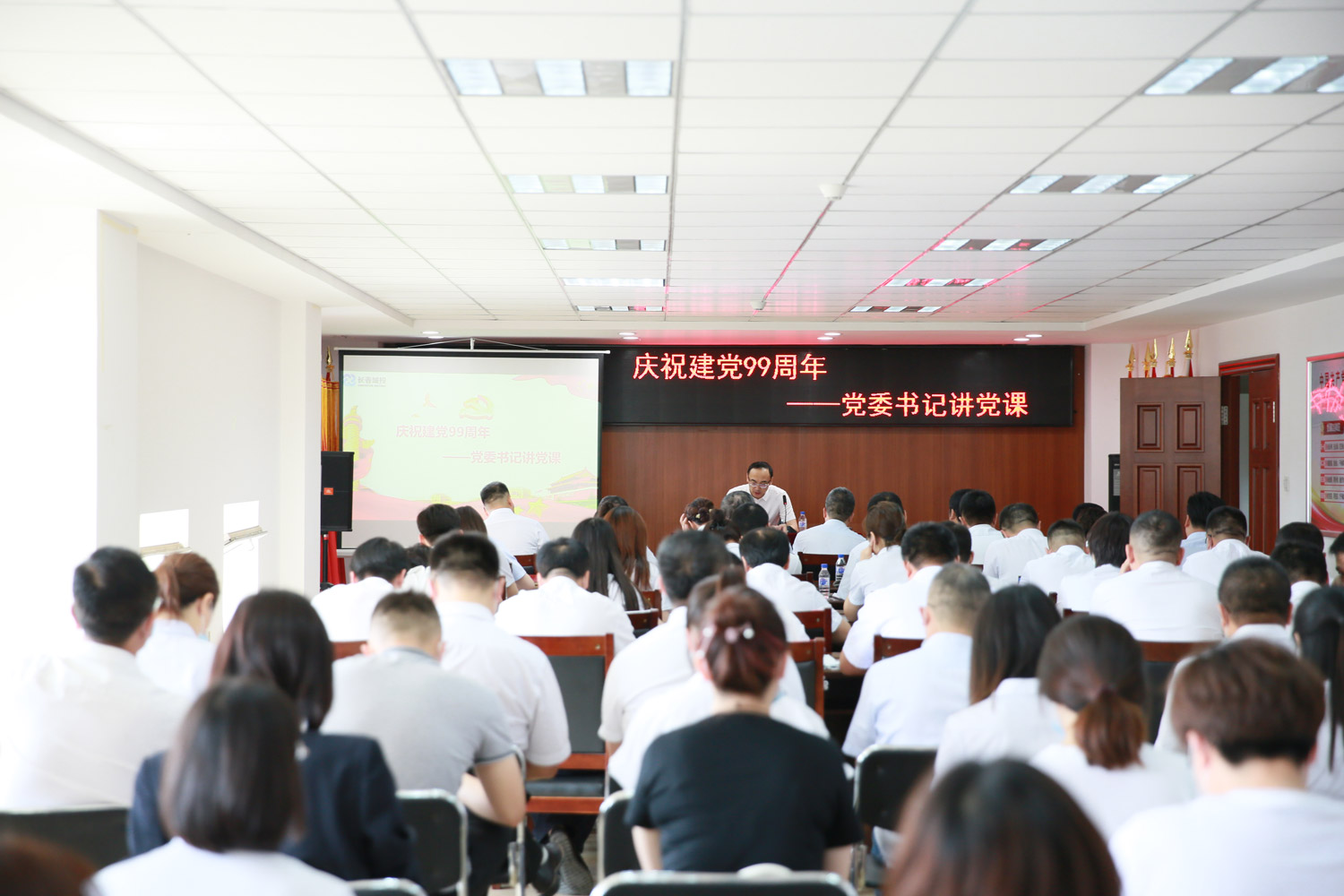 伟德体育 - 综合体育赛事平台|奥体中心相助同伴