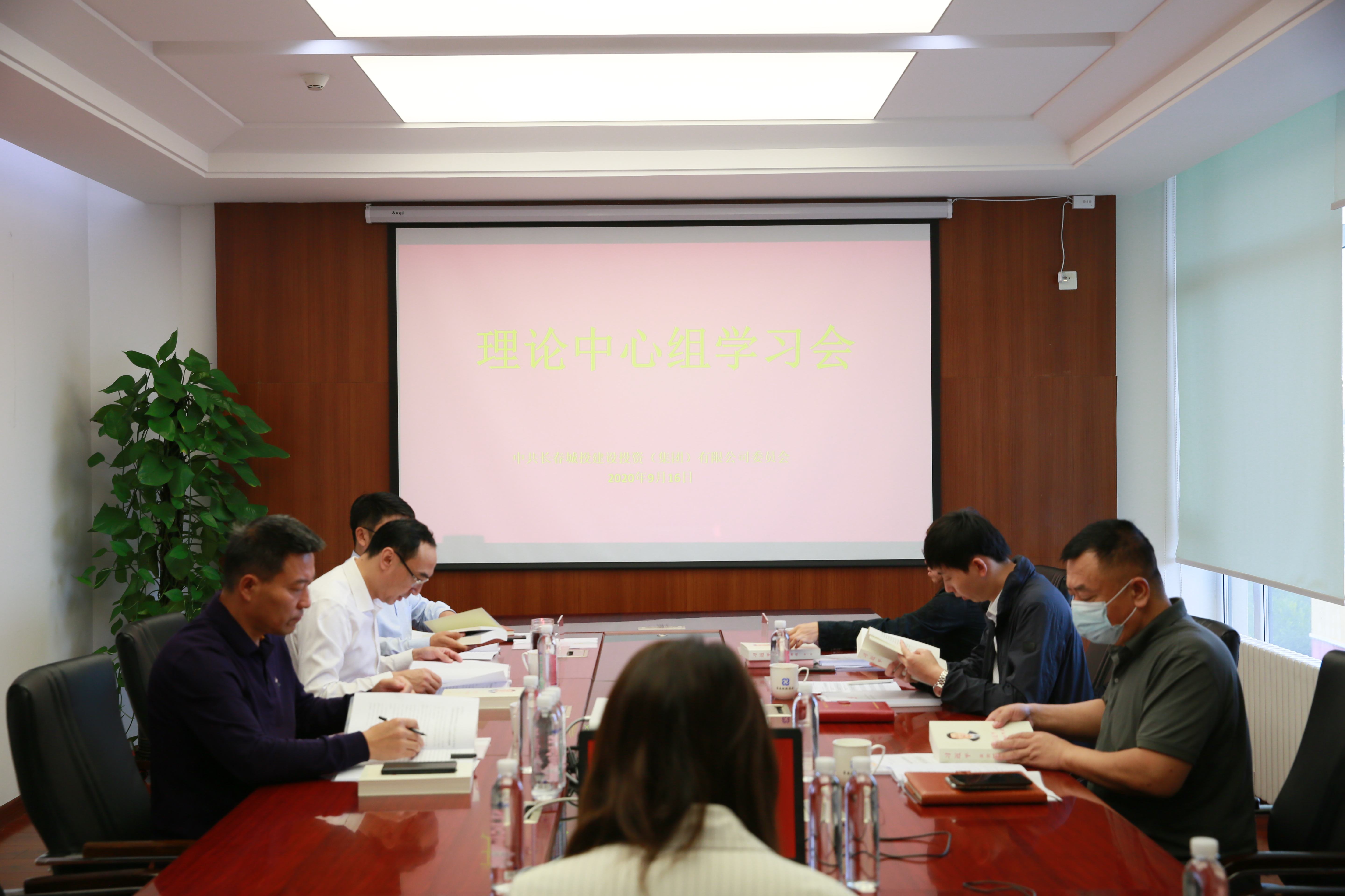 伟德体育 - 综合体育赛事平台|奥体中心相助同伴