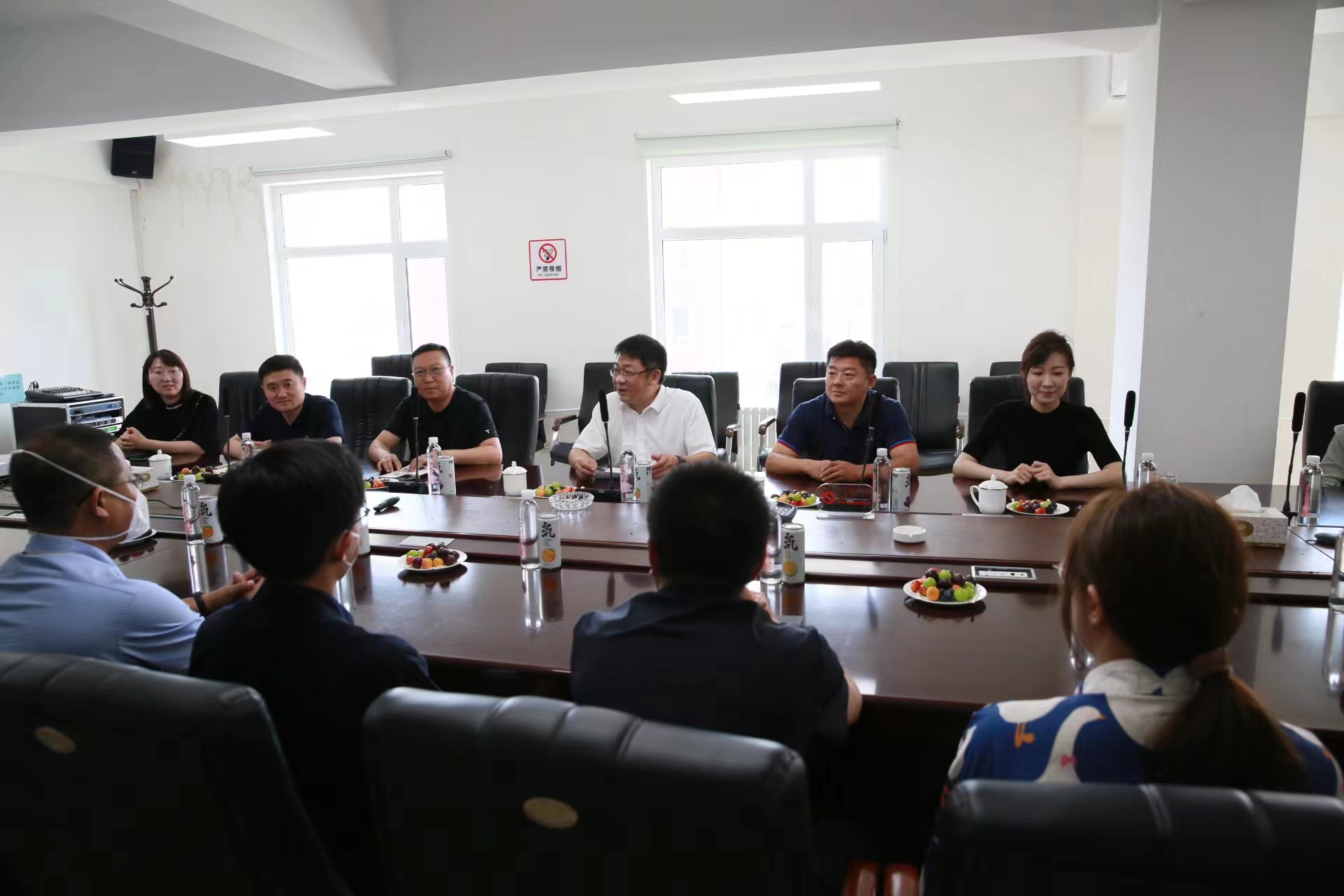 伟德体育 - 综合体育赛事平台|奥体中心相助同伴