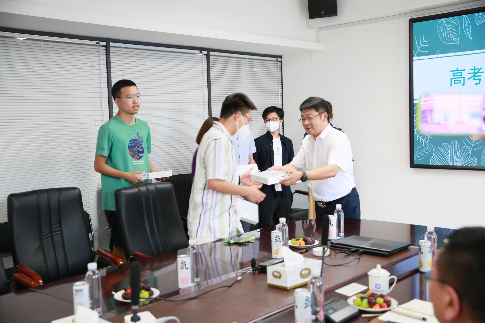 伟德体育 - 综合体育赛事平台|奥体中心相助同伴