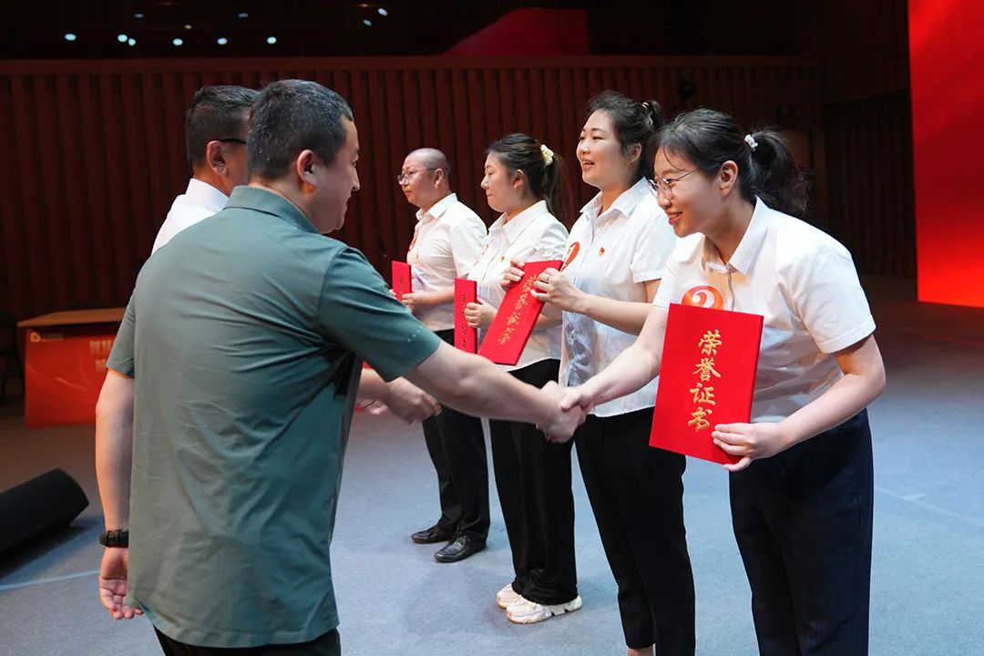 伟德体育 - 综合体育赛事平台|奥体中心相助同伴